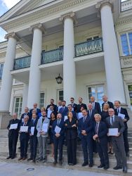 Przedstawiciele placówek nauki i kultury z certyfikatami wpisu