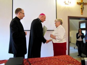 sesja-m-14-odbior-dyplomu-przez-Marie-Wichniewicz.jpg