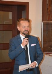 dyplom Wielkiego Mecenasa w imieniu KKS Lech Poznań odbiera Sebastian Starczewski