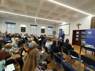 Ks. Łukasz Krucki wita zebranych